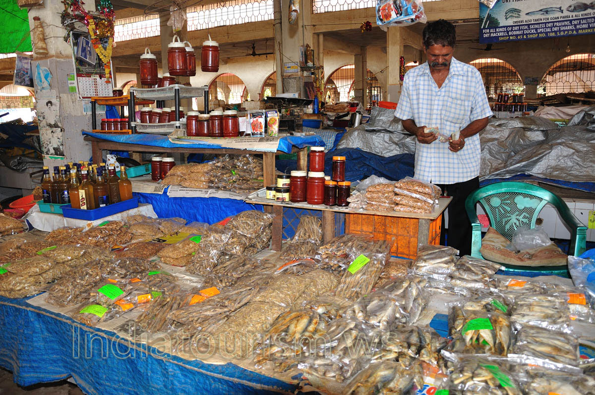 Market near K.B.S.: dried prawns are very tasty and cheap