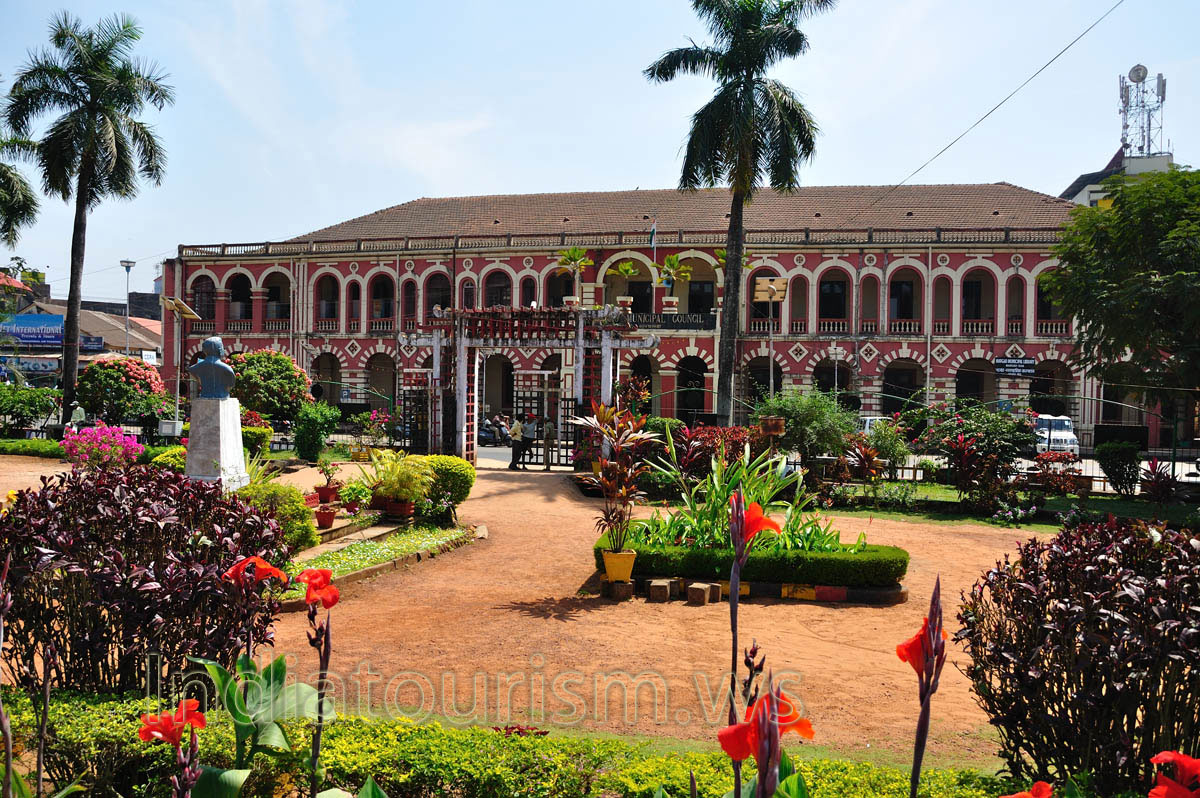 Margao city hall as seen from Margao municipal garden