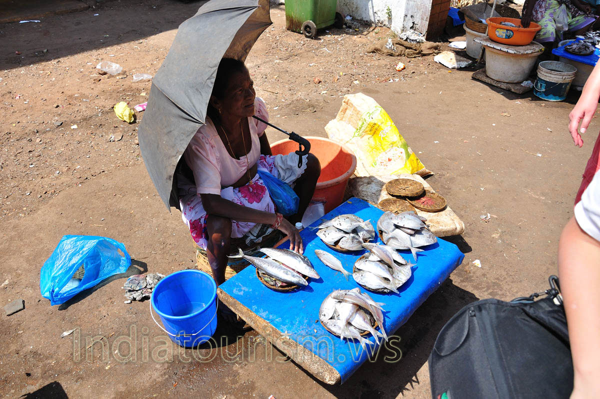 The Old Fish Market: it is not a good idea to selling fish under the direct sunlight