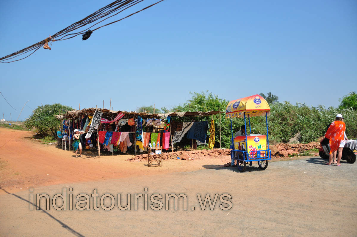 Morjim beach, the place where the asphalt road ends