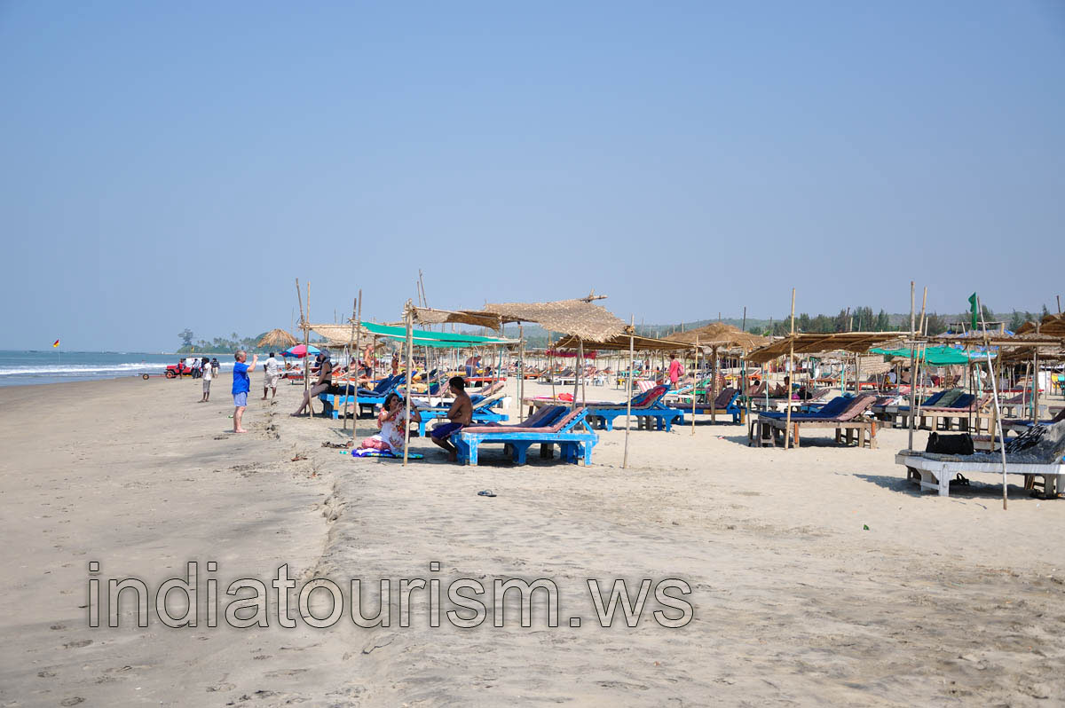 the south point of the long Morjim beach