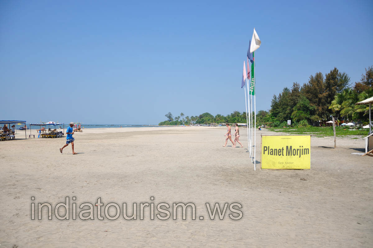 north view from the northern point of the beach