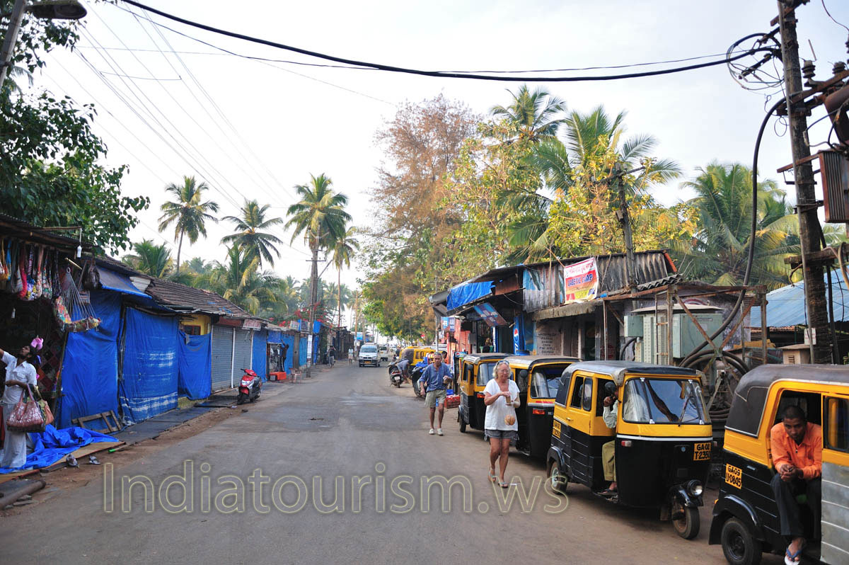 Auto rickshaws (tuk-tuks) on the Palolem bus station