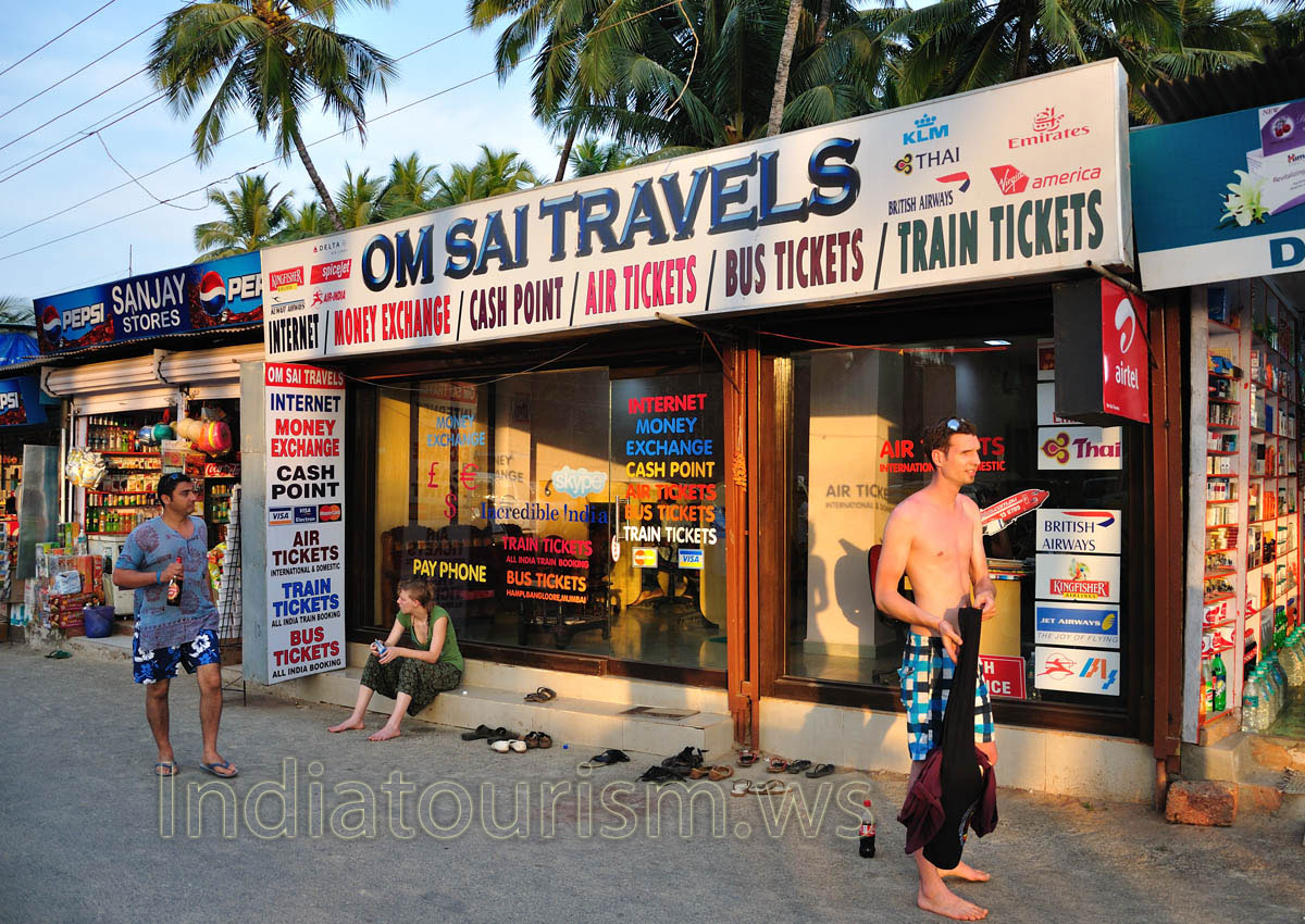 Om Sai Travels: Internet, money exchange, cash point, air tickets, bus tickets, train tickets