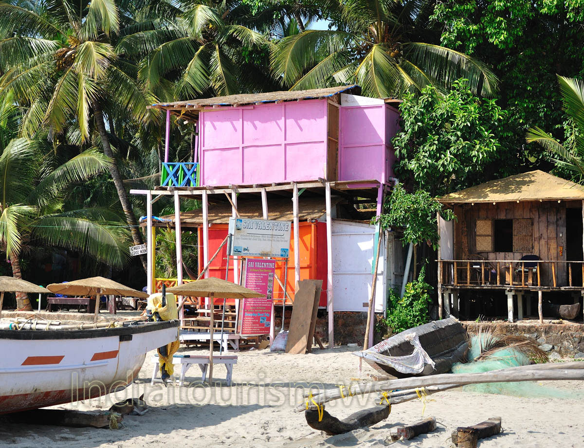 Sai Valentine huts and taxi service
