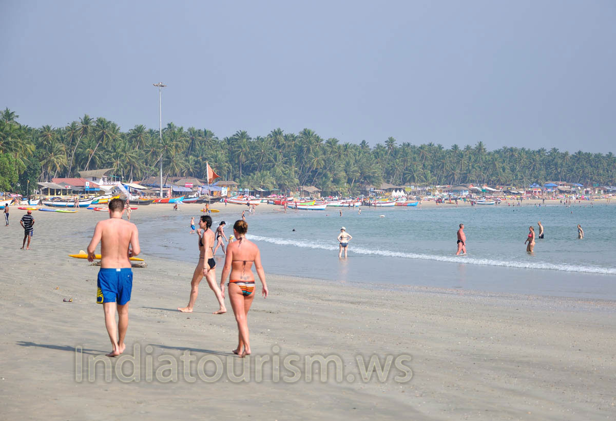 shortly after 15 o'clock on the beach