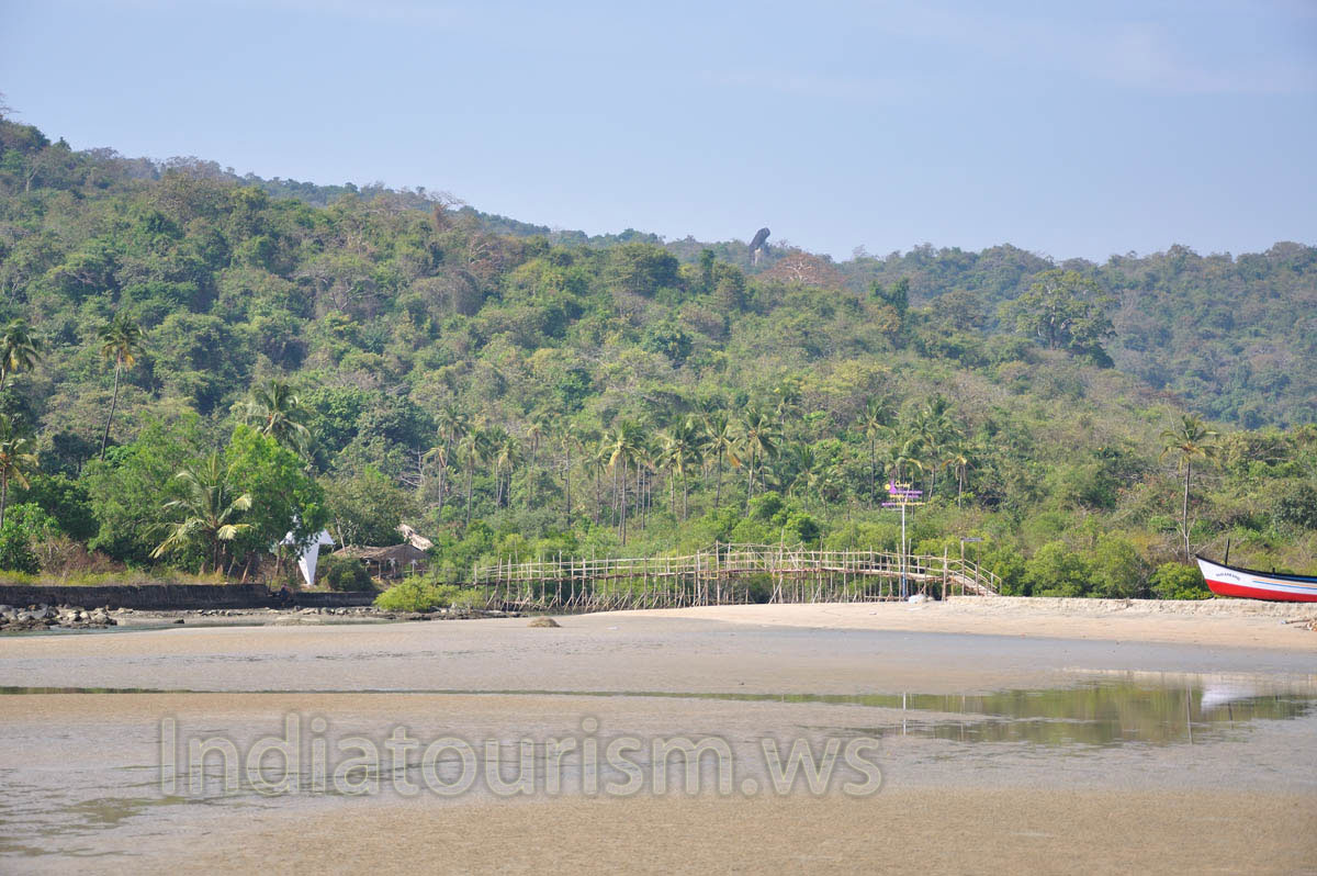 bridge in the northern part of the beach