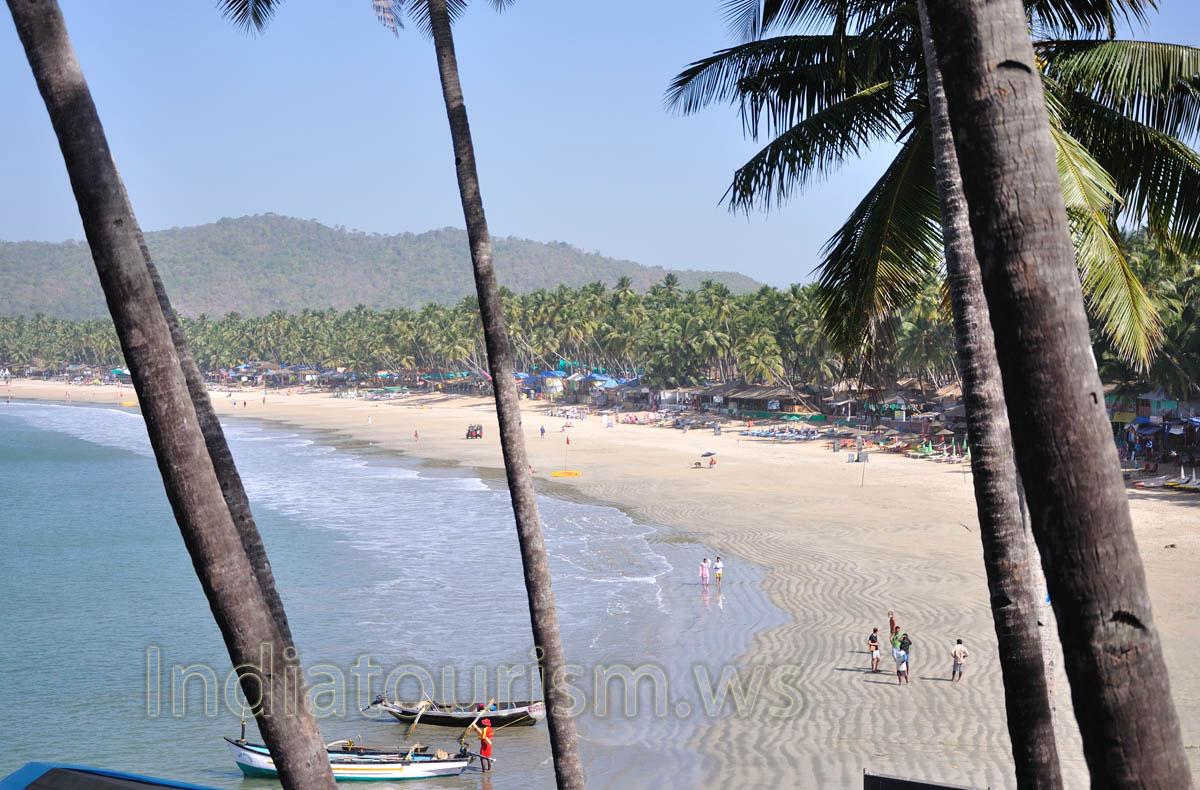 southern part of the beach as seen from the southern point
