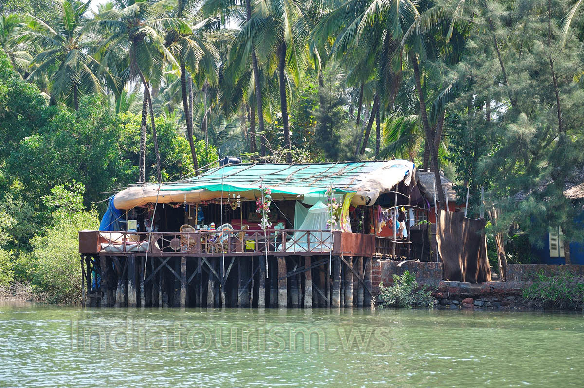 restaurant on the water