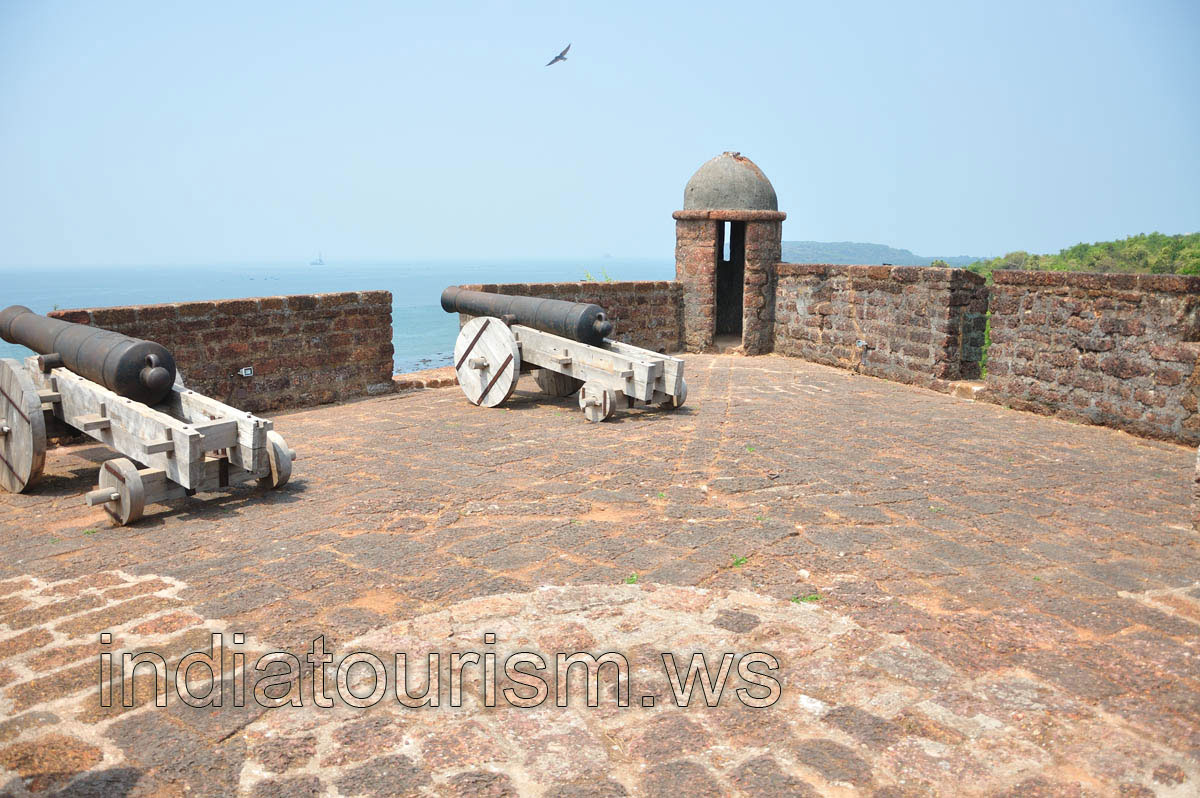 Ancient cannons aimed on the Arabian sea