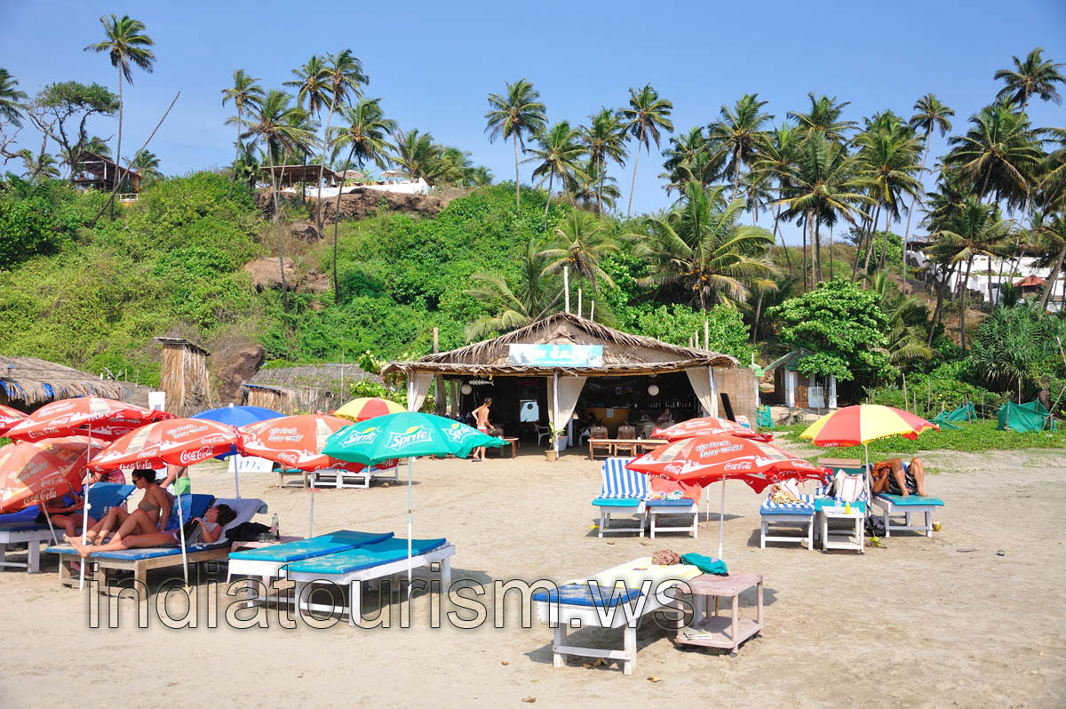 Little Vagator: Om Cafe