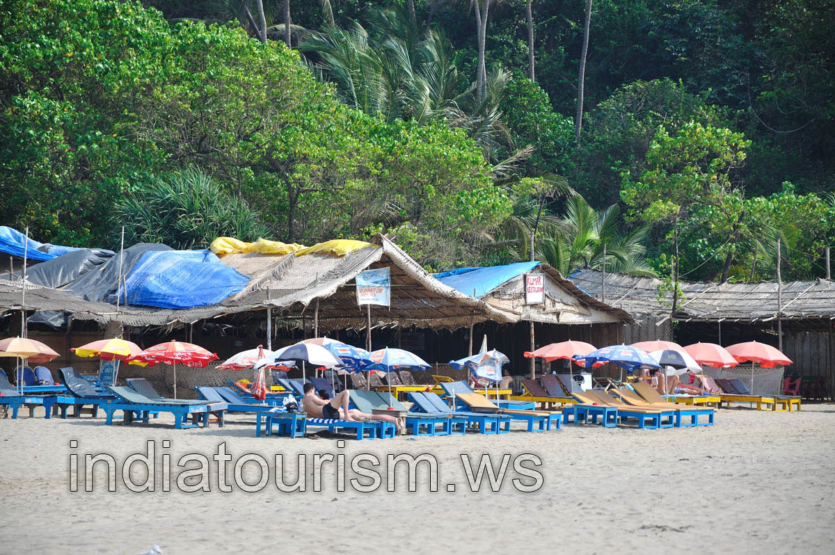 Little Vagator: Om Shanti Om Beach Shack and Kumar restaurant