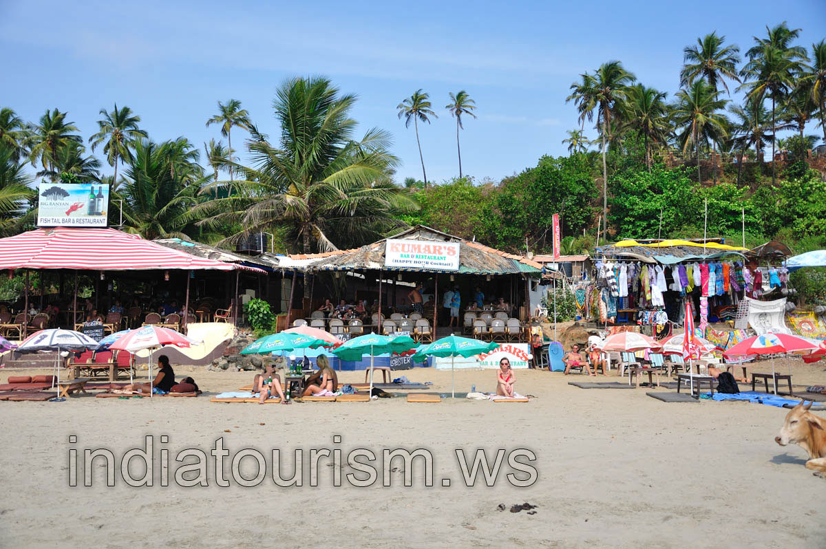 Little Vagator: Kumar's bar and restaurant (Happy Hour cocktail)