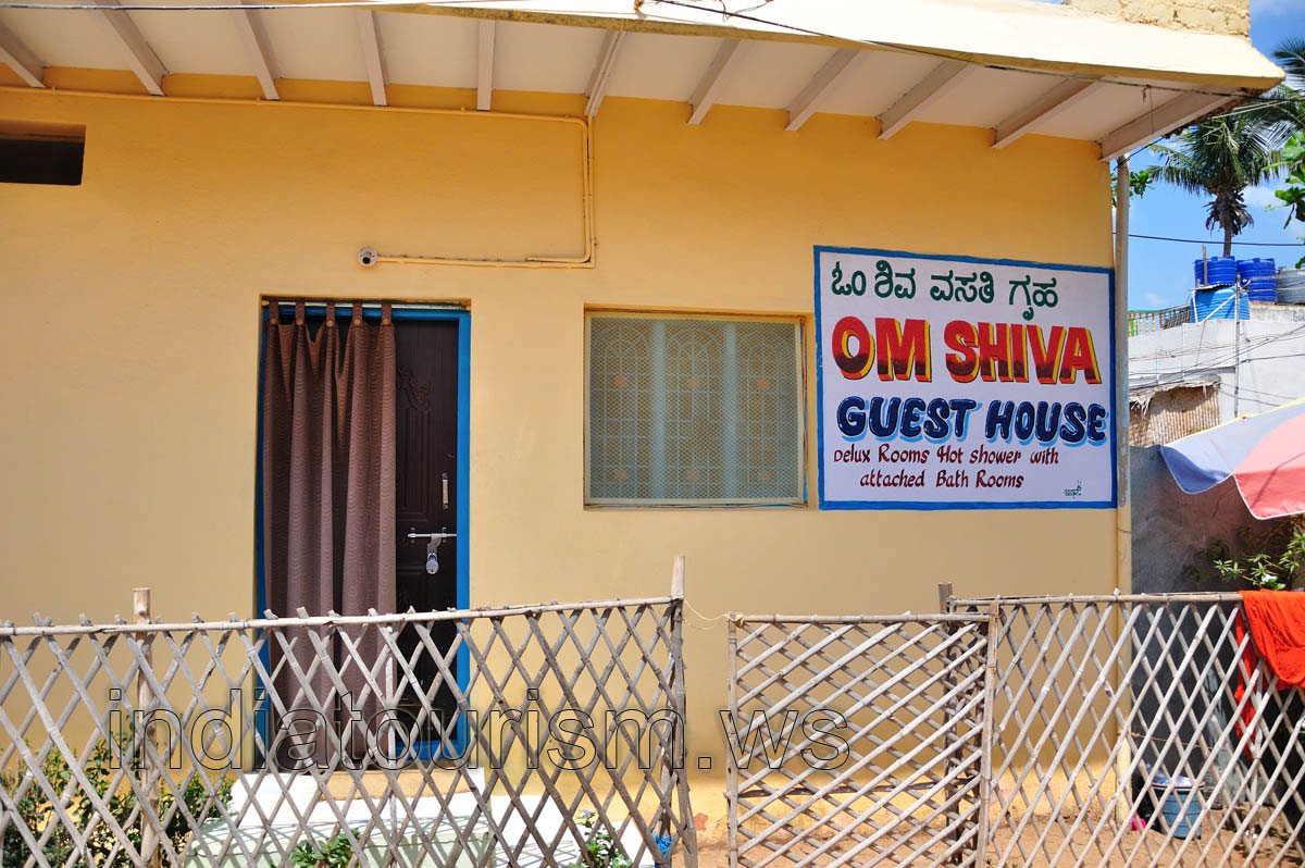 Om Shiva guest house