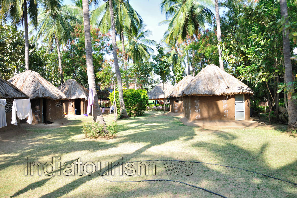 Manju's Place guest house, huts from clay and straw
