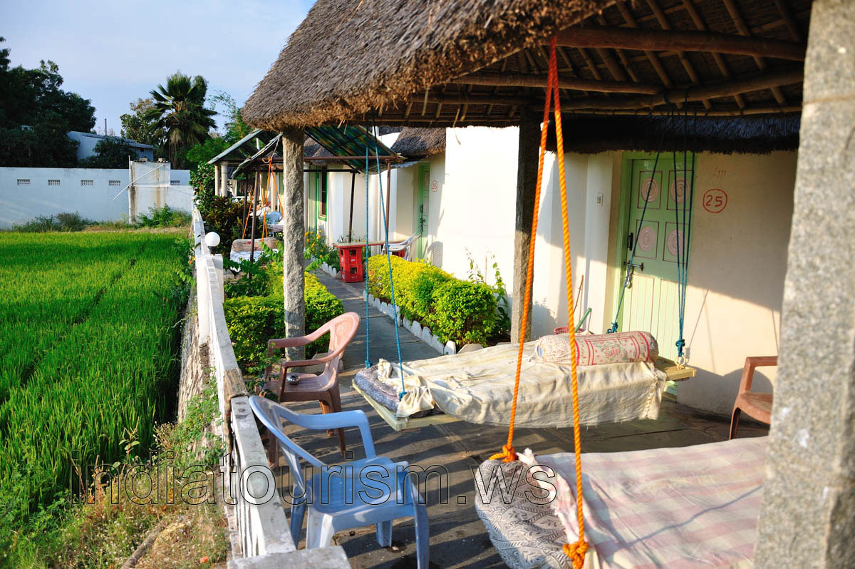 Mowgli guest house, floating beds