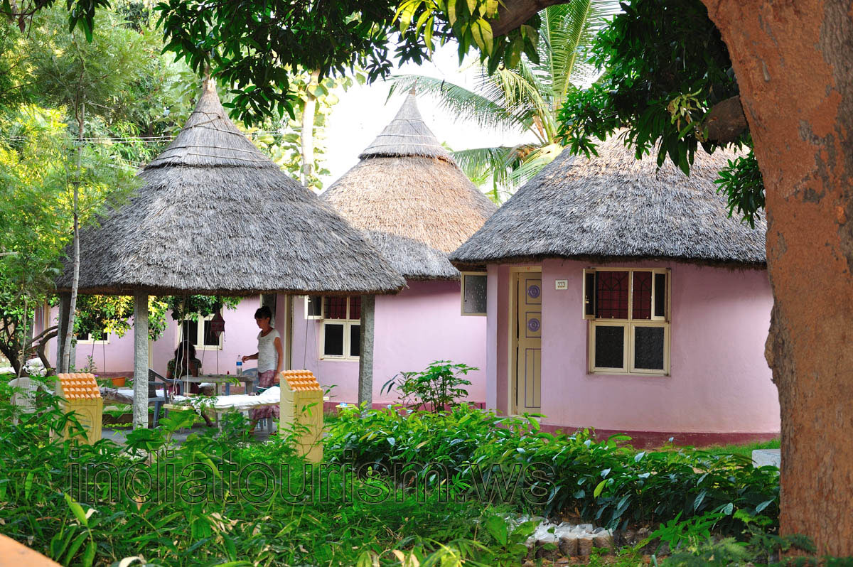 Mowgli guest house, cottages