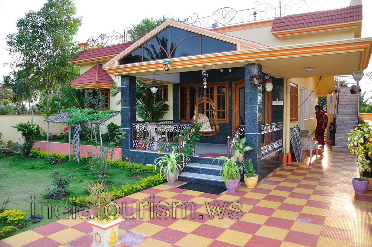 house for the rich tourists