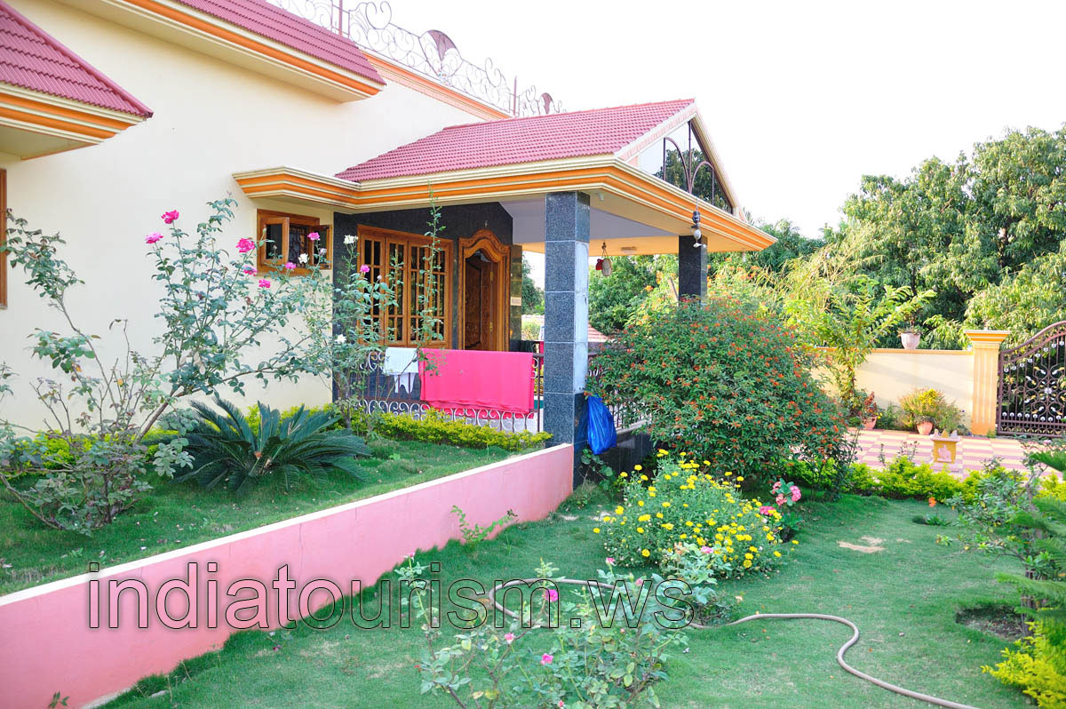 the most noticeable cottage in Hampi