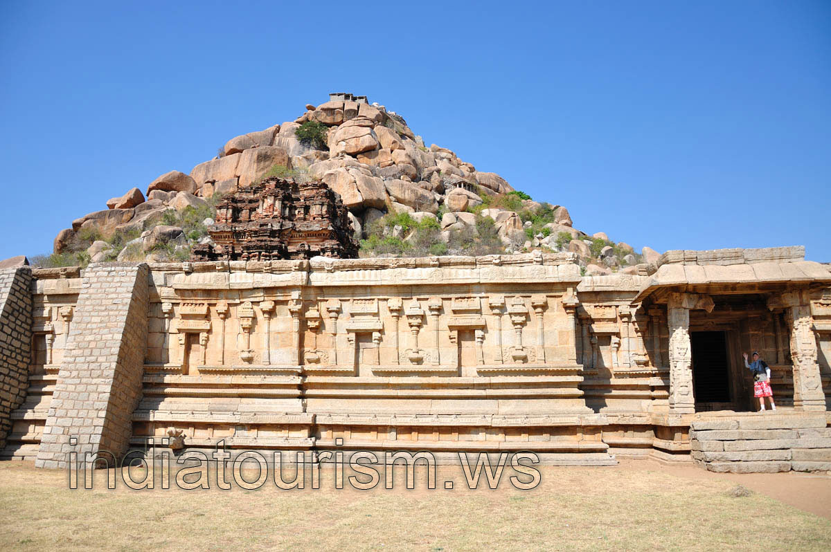 Veerabhadra temple view from Achyuta Rayas temple