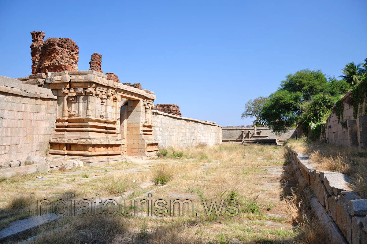 outer cloister, the eastern side