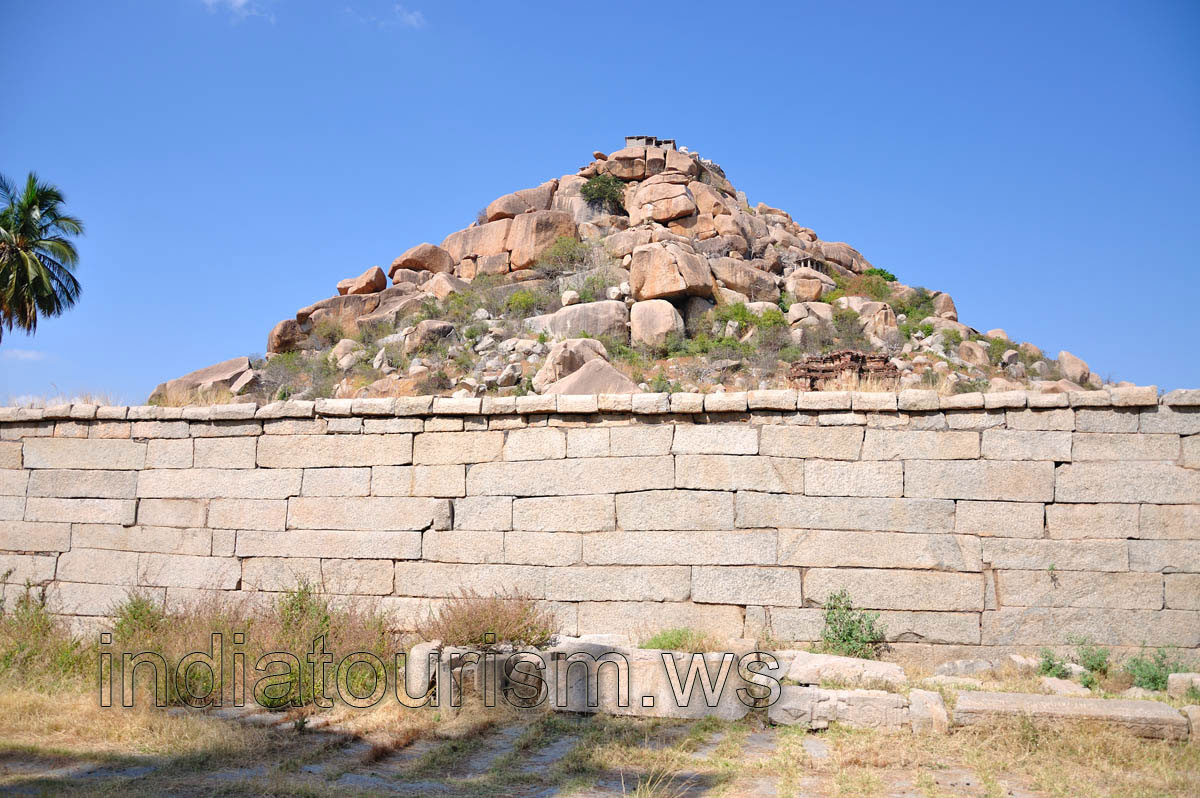 Veerabhadra temple view from the western side of the outer cloister