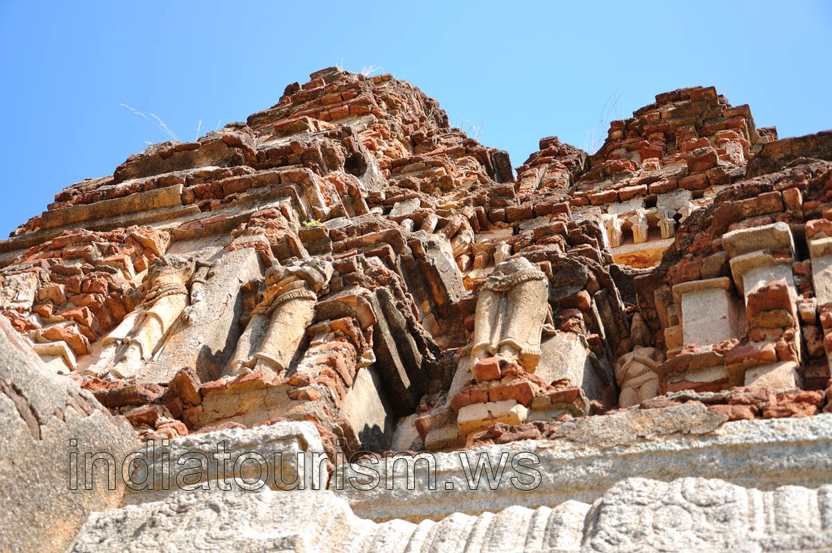 remains of the sculptures