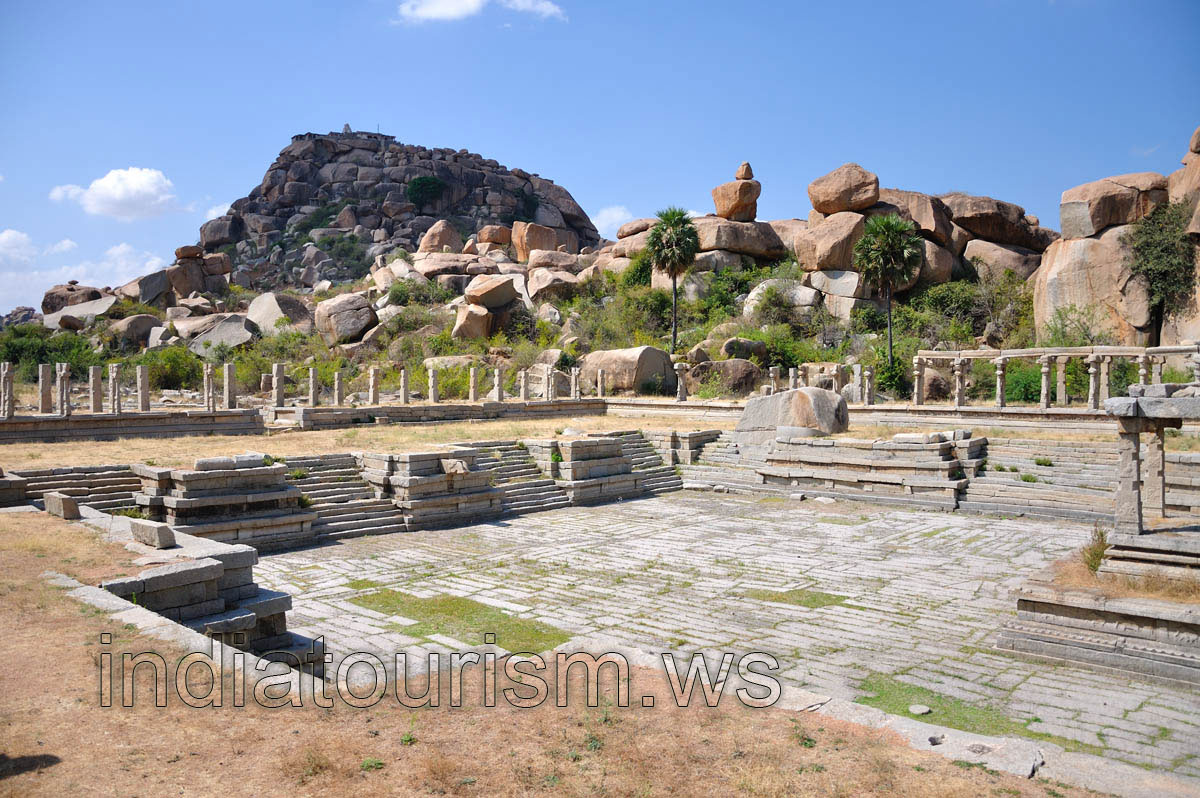 Courtesan’s street, temple tank