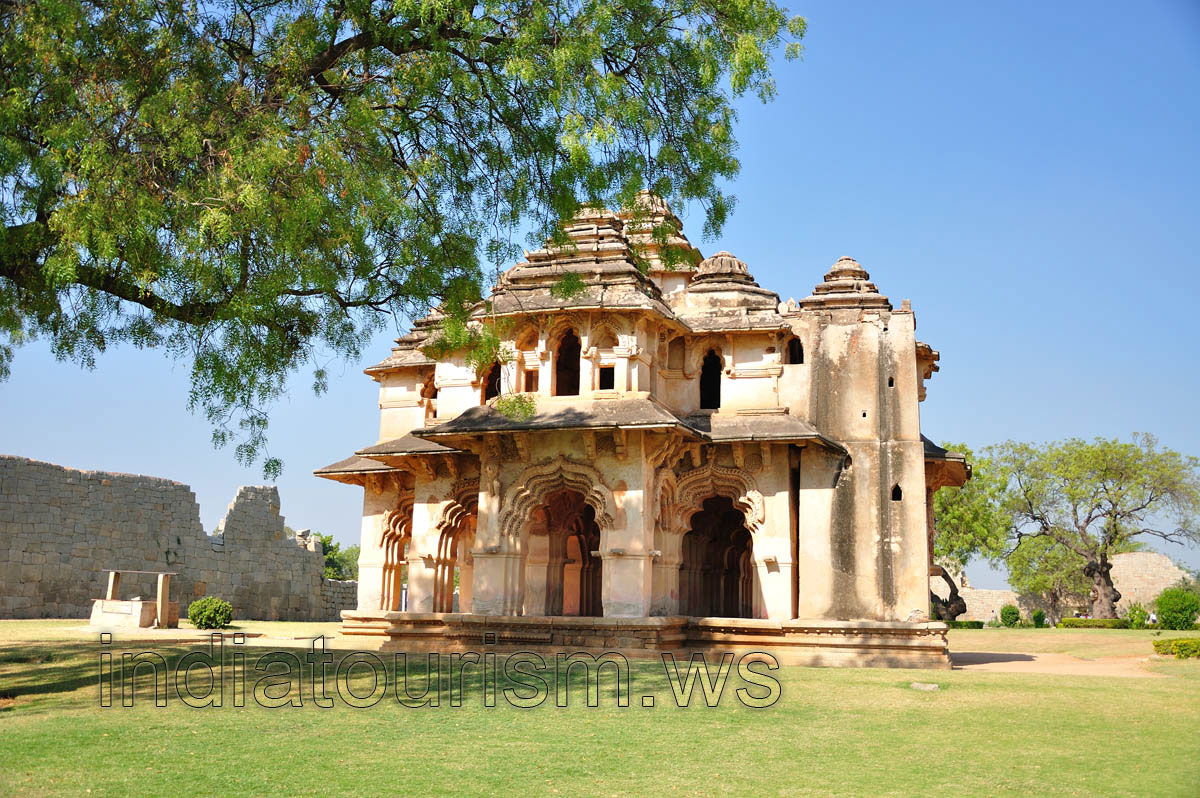 Lotus Mahal, eastern view Lotus Mahal, eastern view