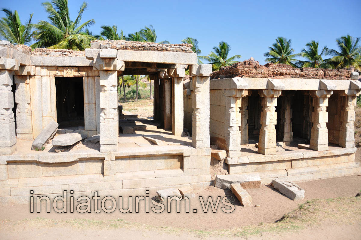 Sringarada Hebbagilu complex, two small temples