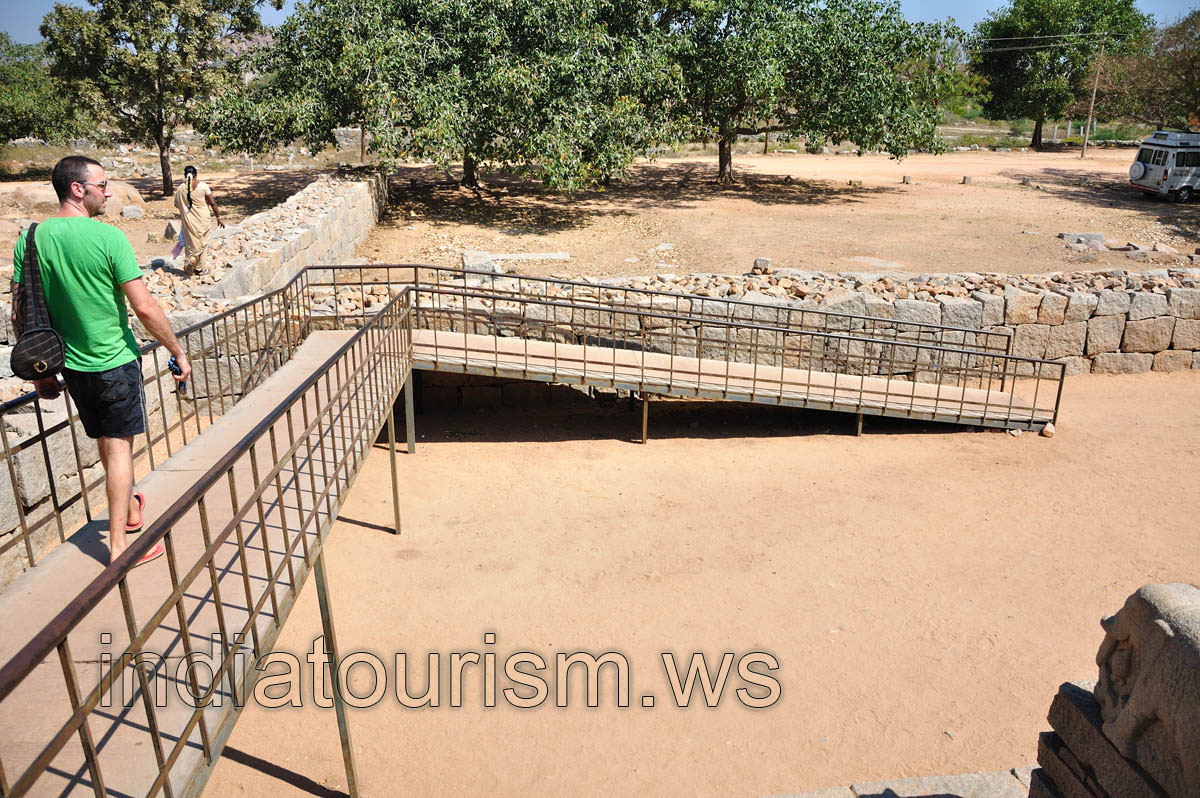 This bridge leads to the Mahanavami Dibba