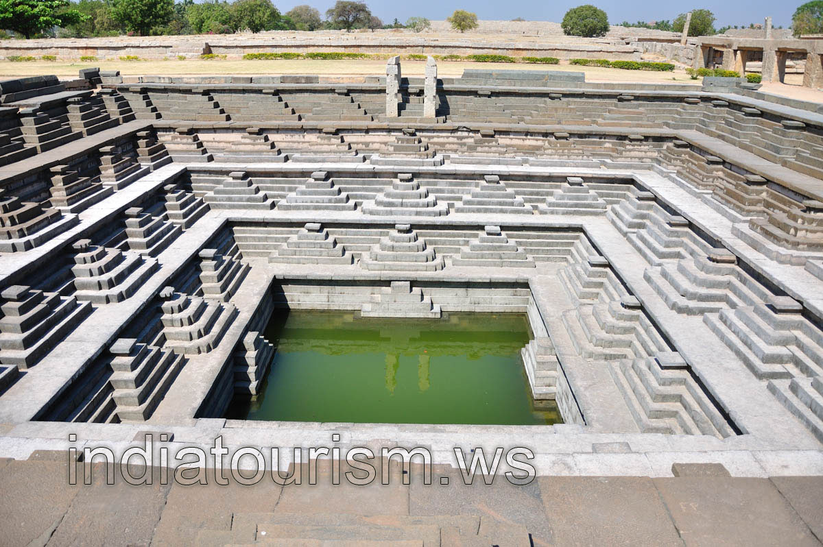 Public bath in Mahanavami Dibba