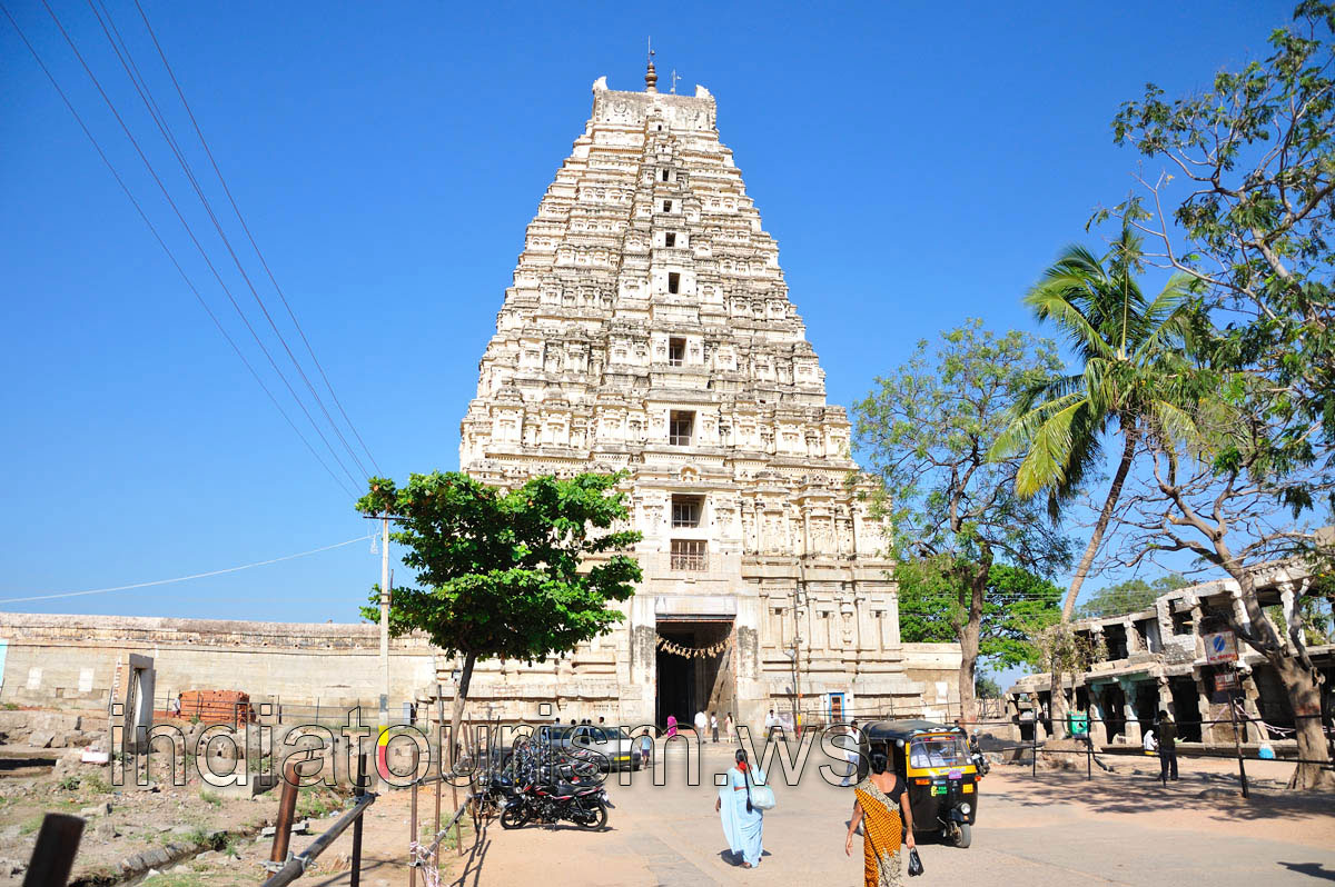 View of the temple from the Hampi bazaar