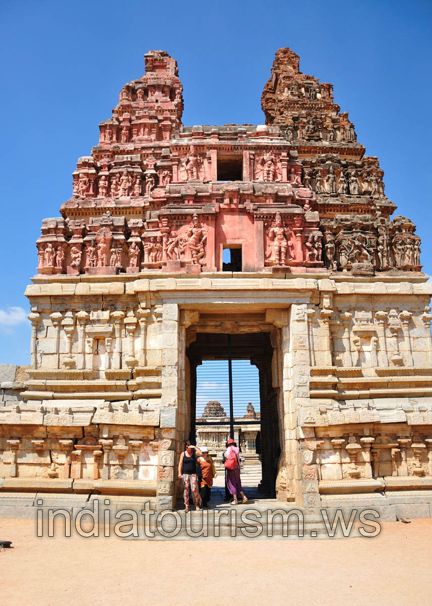 Entrance to the Vitthala temple complex
