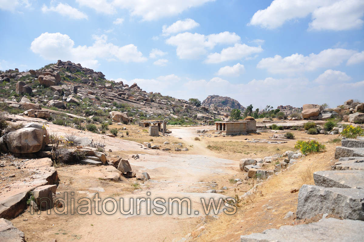 You can walk by this pathway to the Hampi village