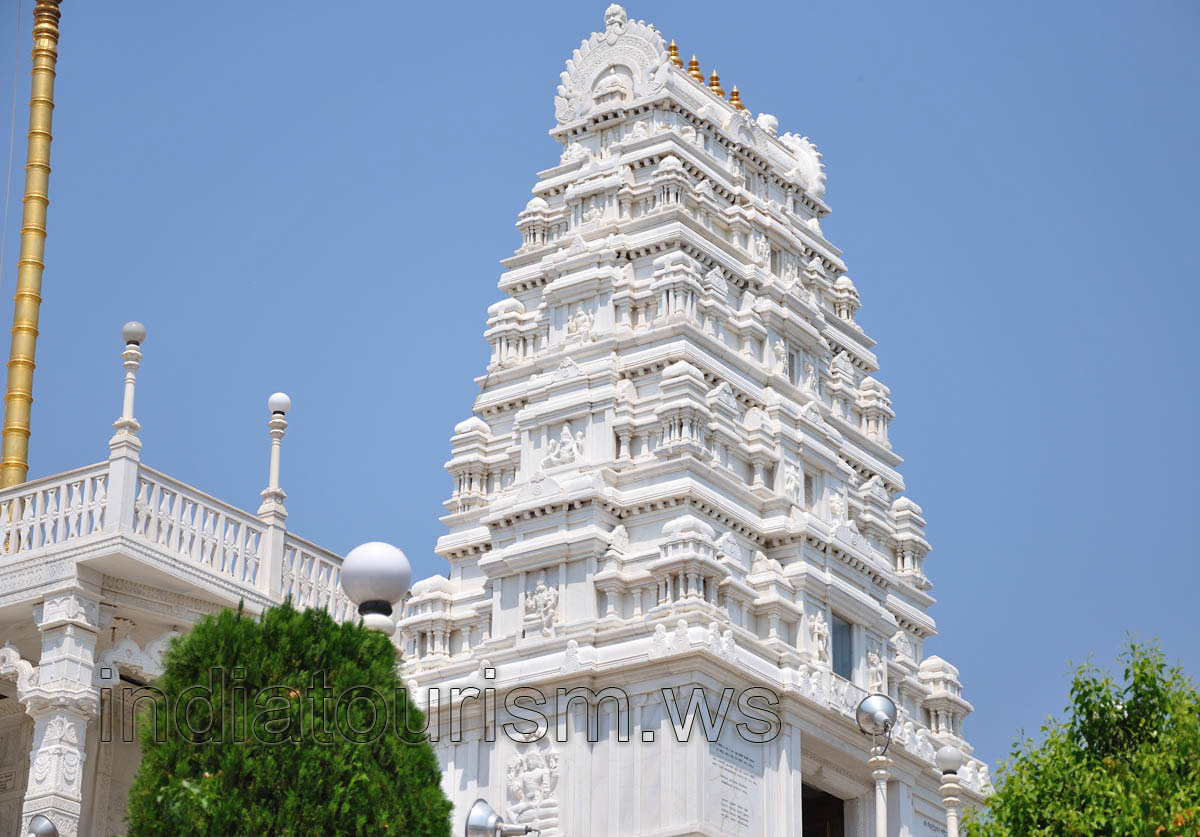 A Raja Gopuram was built in the South Indian style