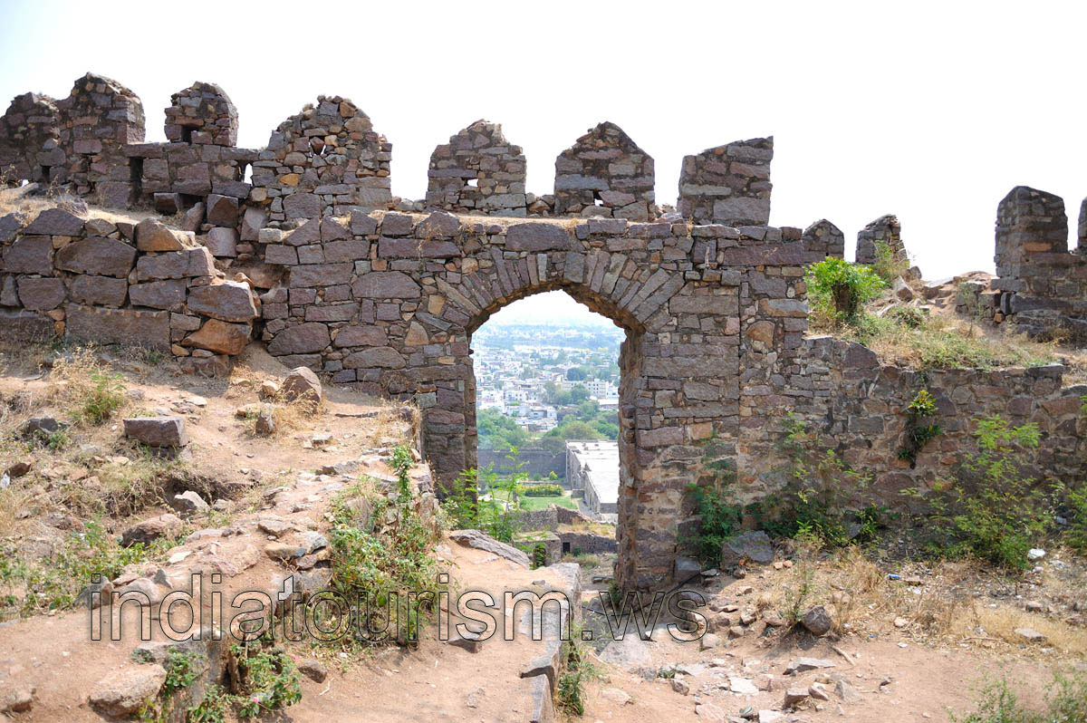 Arch has been built in the wall