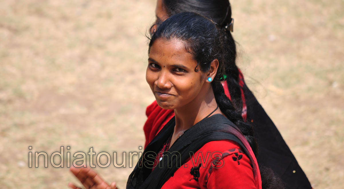 She noticed me while i was photographing her