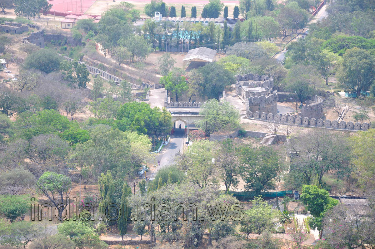 Wide wall of the fort