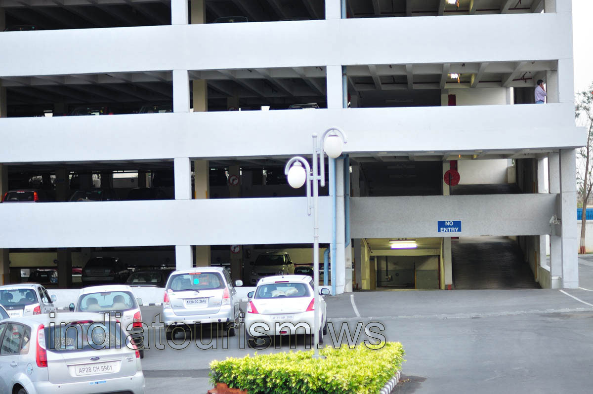 Oracle campus parking area