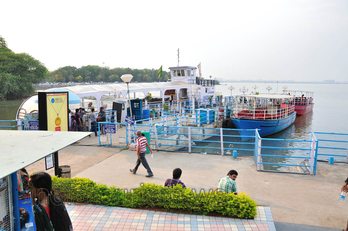 Berth ticket counter