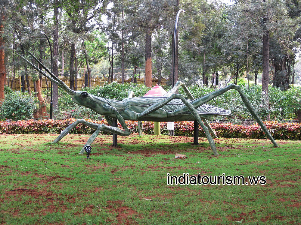 Artificial grasshopper