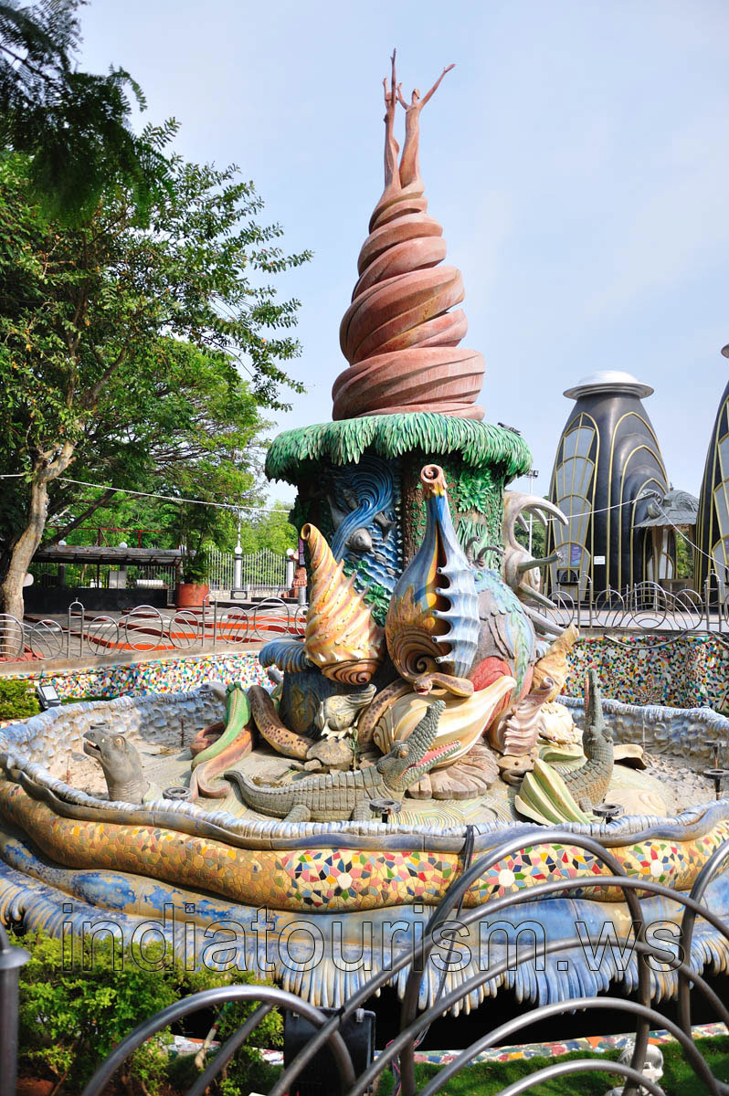 Statue consists from the artificial sinks and crocodiles