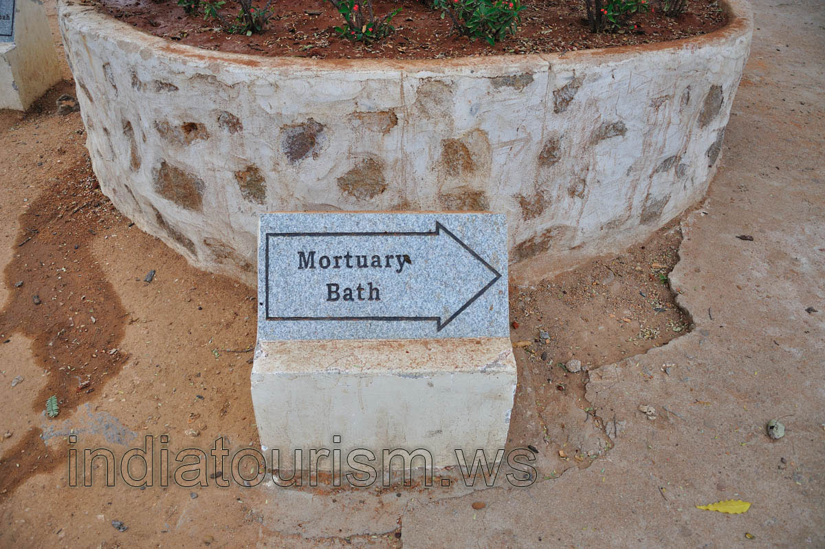Mortuary Bath, the pointer