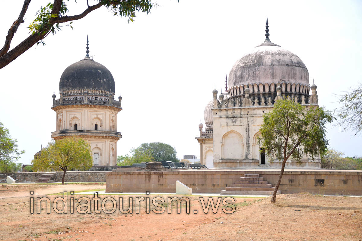 Quli Qutb Shah I tomb and Jamshed Quli Qutb Shah tomb