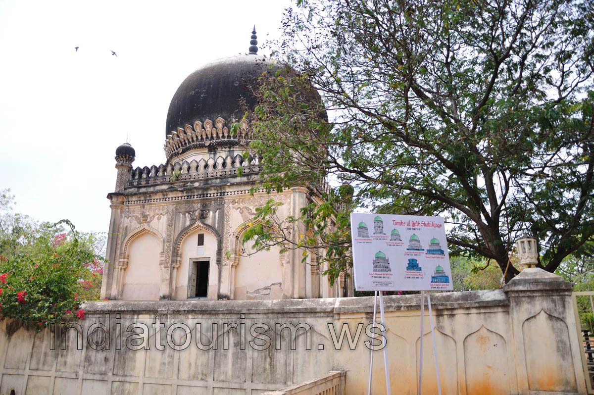 Tomb of Fatima Sultana, daughter of Mohammad Qutub Shah