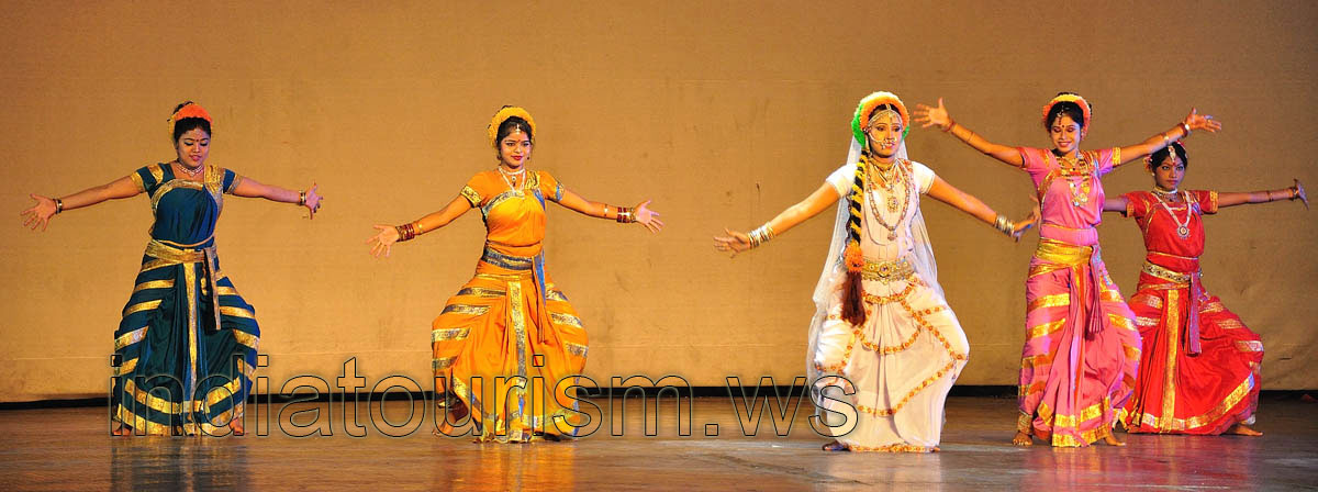 Spirit of Ramoji - one more dance element