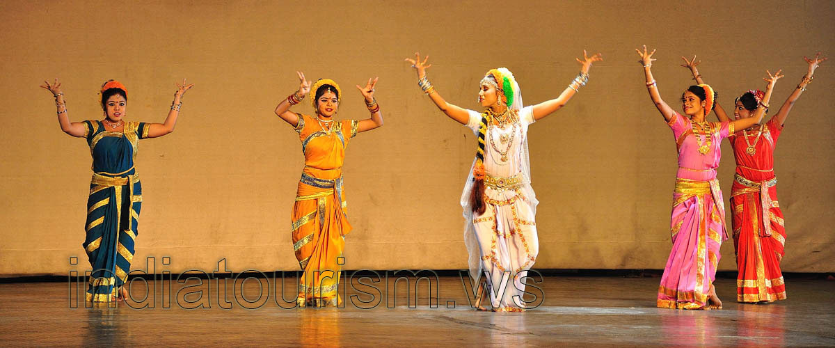 Spirit of Ramoji - beautiful movements in the dance
