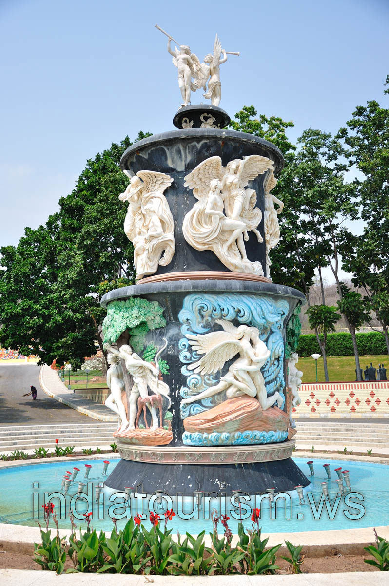 It is the tallest fountain here