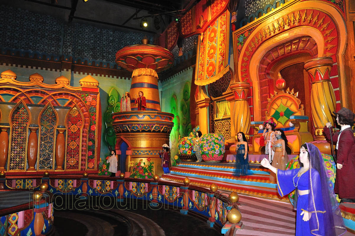 Filmi Duniya: big dolls everywhere around us